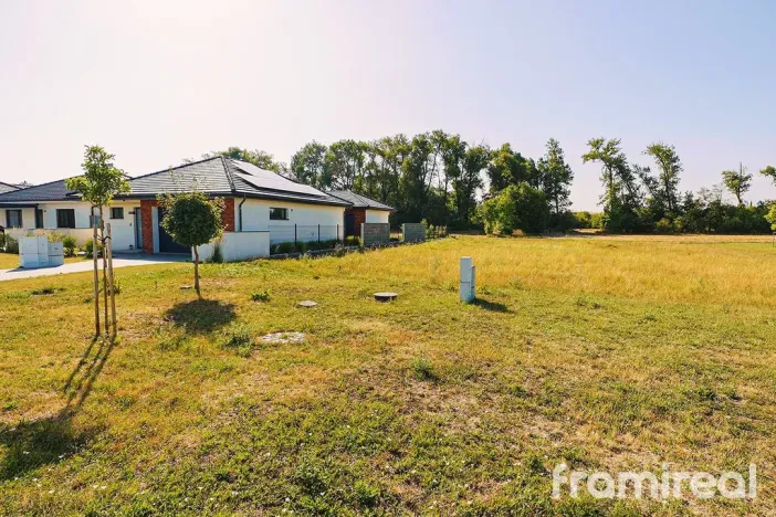 Prodej pozemku pro bydlení, Cvrčovice, 726 m2