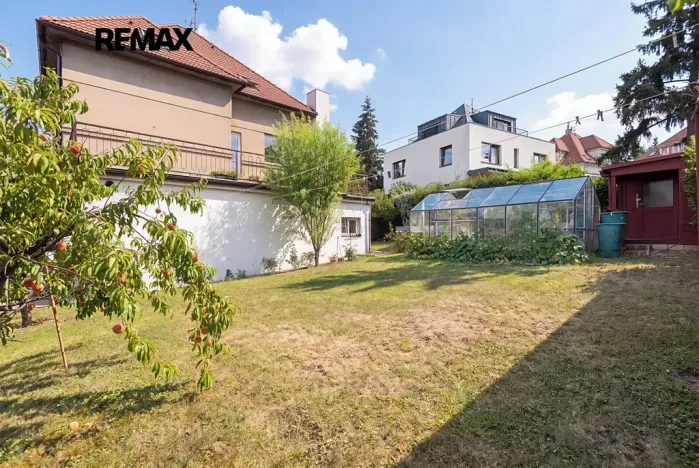 Prodej vícegeneračního domu, Praha - Vokovice, Půlkruhová, 385 m2