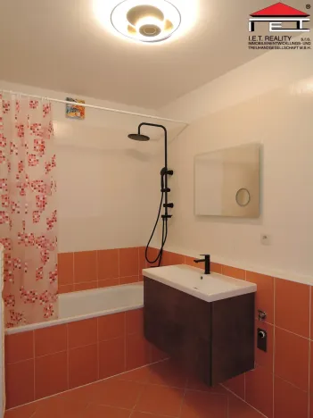 Pronájem bytu 3+kk, Praha - Vysočany, Kabešova, 82 m2