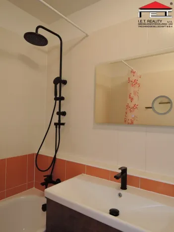 Pronájem bytu 3+kk, Praha - Vysočany, Kabešova, 82 m2