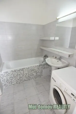 Pronájem bytu 2+kk, Praha - Vysočany, Freyova, 56 m2