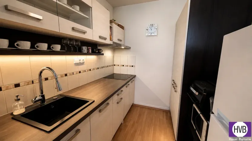 Prodej bytu 2+kk, Praha, Doležalova, 46 m2