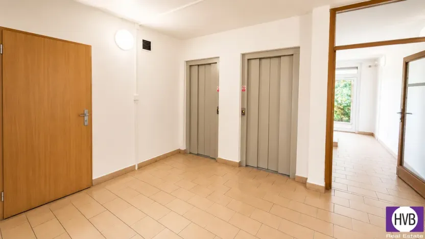 Prodej bytu 2+kk, Praha, Doležalova, 46 m2