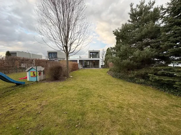 Pronájem rodinného domu, Praha - Horní Měcholupy, U Golfu, 227 m2