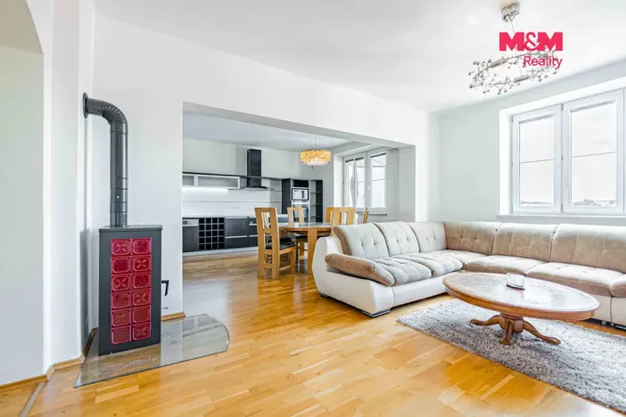 Prodej činžovního domu, Brušperk, náměstí J. A. Komenského, 350 m2