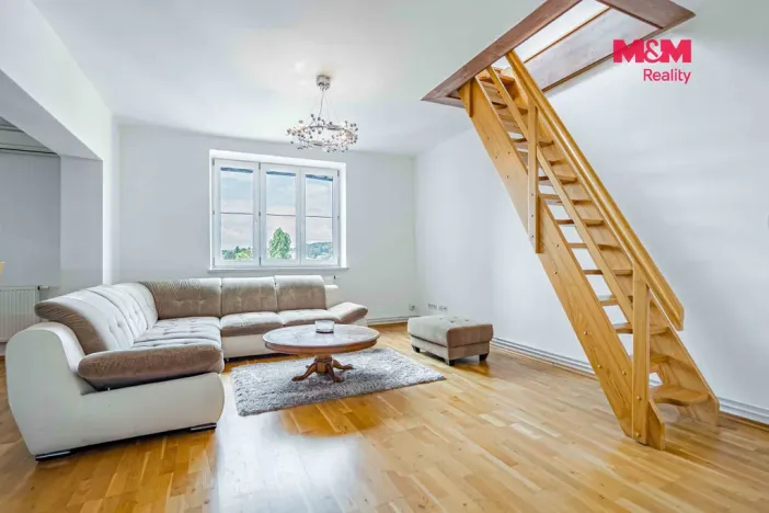 Prodej činžovního domu, Brušperk, náměstí J. A. Komenského, 350 m2