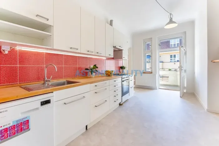 Prodej bytu 3+1, Praha - Vinohrady, Čáslavská, 85 m2