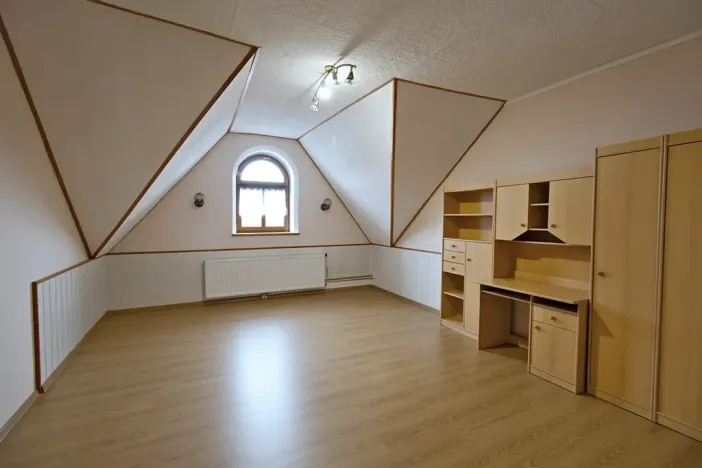 Pronájem bytu 3+1, Domažlice, Msgre. B. Staška, 125 m2