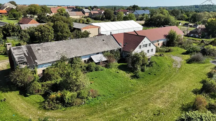 Prodej obchodního prostoru, Střemy, 1200 m2