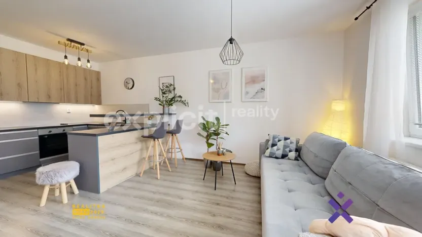 Pronájem bytu 2+kk, Zlín, Zelinova, 60 m2