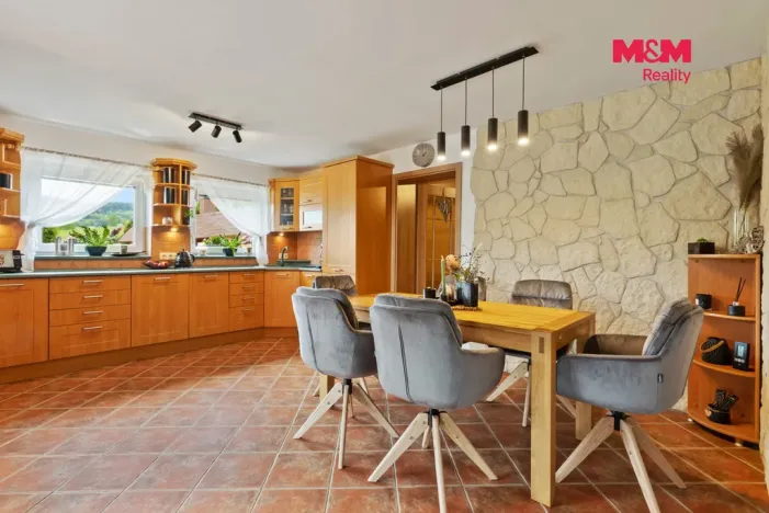 Prodej rodinného domu, Chuchelna, 290 m2