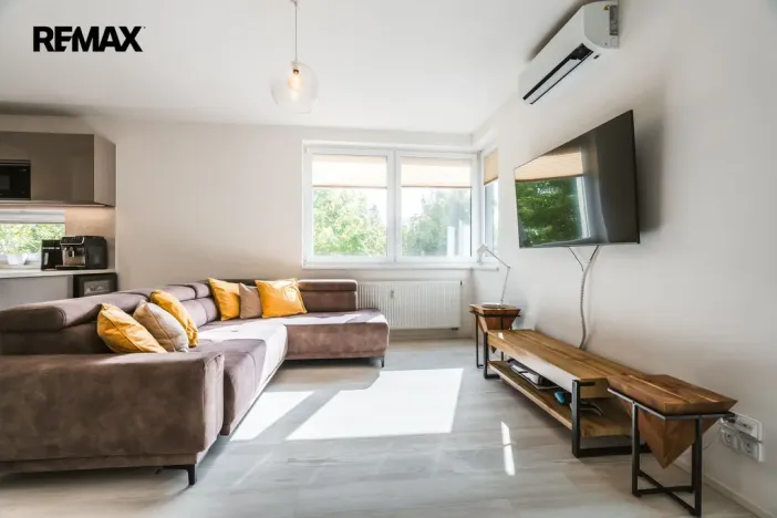 Pronájem bytu 3+kk, Praha - Střížkov, Makedonská, 68 m2