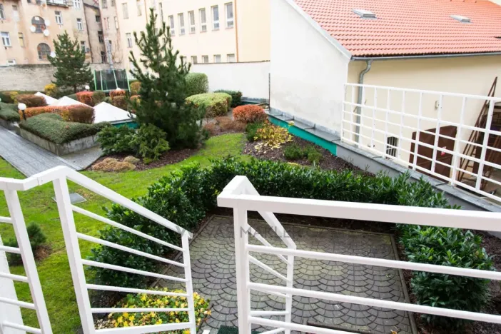 Pronájem kanceláře, Praha - Žižkov, Chelčického, 111 m2
