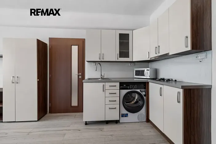 Pronájem bytu 2+kk, Plzeň, Koterovská, 36 m2
