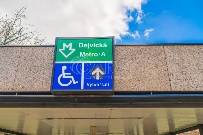 Prodej bytu 1+kk, Praha - Bubeneč, Kyjevská, 39 m2