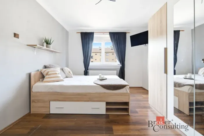Pronájem bytu 2+1, Chvaletice, Smetanova, 52 m2