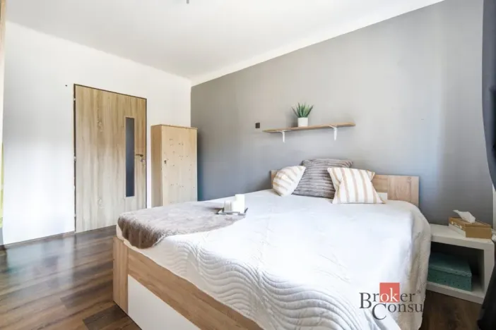 Pronájem bytu 2+1, Chvaletice, Smetanova, 52 m2