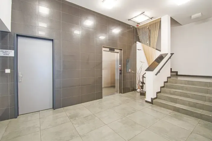 Pronájem bytu 2+kk, Praha - Vršovice, Donská, 70 m2