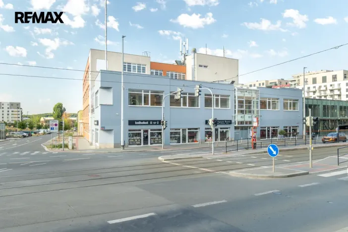 Pronájem kanceláře, Praha - Vysočany, Kolbenova, 2800 m2