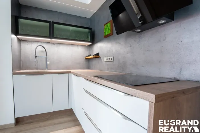 Prodej bytu 2+kk, Praha - Sedlec, Kamýcká, 57 m2