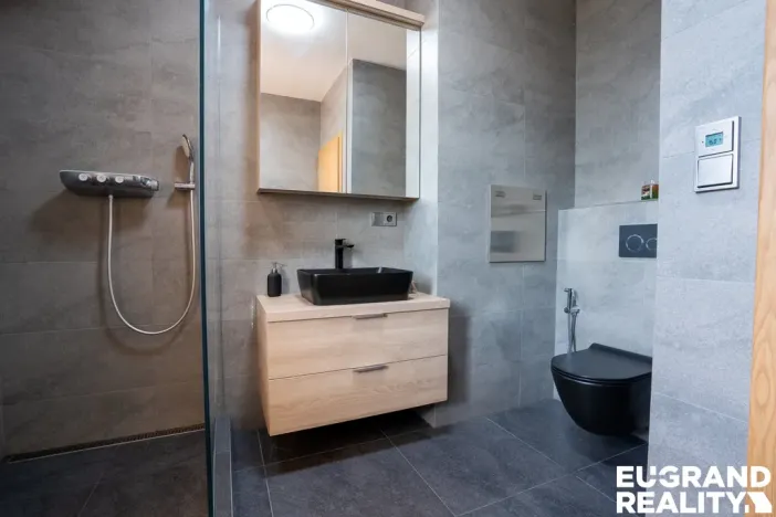 Prodej bytu 2+kk, Praha - Sedlec, Kamýcká, 57 m2