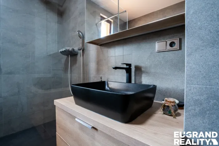 Prodej bytu 2+kk, Praha - Sedlec, Kamýcká, 57 m2