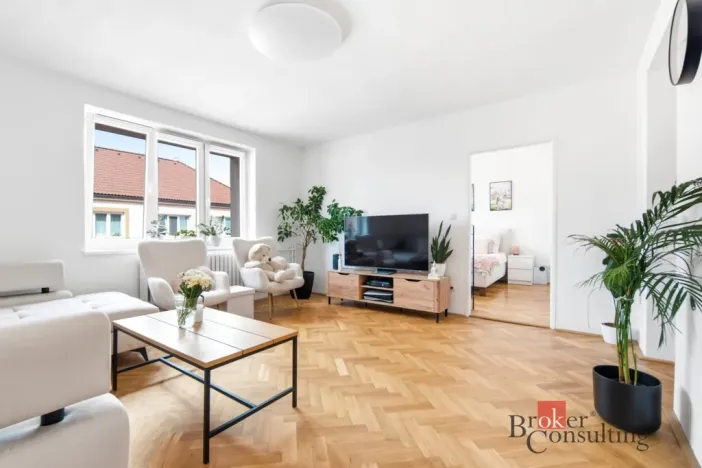 Pronájem bytu 2+1, Pardubice - Zelené Předměstí, Železničního pluku, 61 m2