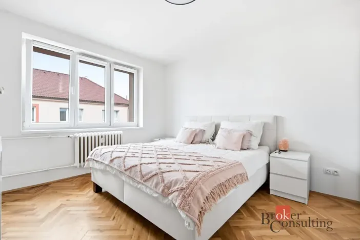 Pronájem bytu 2+1, Pardubice - Zelené Předměstí, Železničního pluku, 61 m2