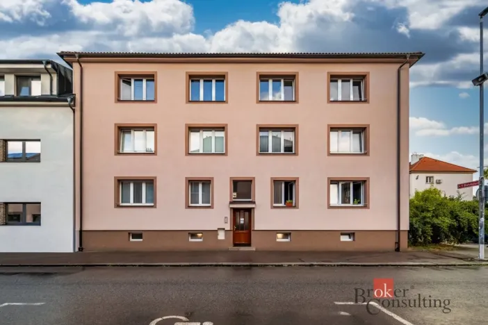 Pronájem bytu 2+1, Pardubice - Zelené Předměstí, Železničního pluku, 61 m2