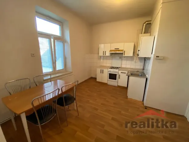 Pronájem bytu 2+1, Opava - Předměstí, Horovo náměstí, 67 m2