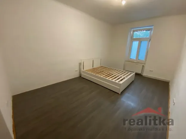 Pronájem bytu 2+1, Opava - Předměstí, Horovo náměstí, 64 m2