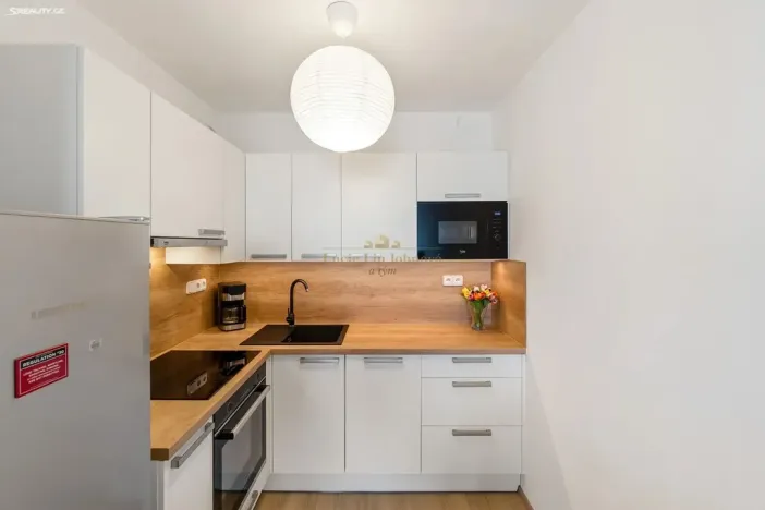 Prodej bytu 2+kk, Praha - Černý Most, Generála Janouška, 46 m2