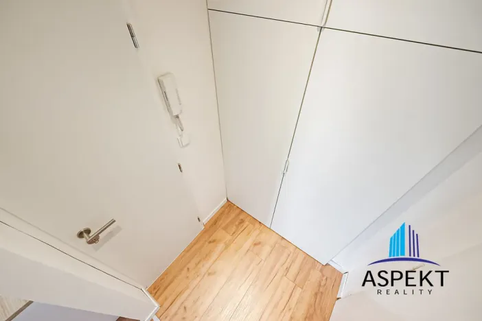 Pronájem bytu 1+kk, Praha - Vokovice, Evropská, 24 m2