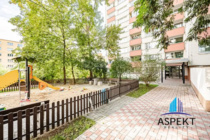 Pronájem bytu 1+kk, Praha - Vokovice, Evropská, 24 m2