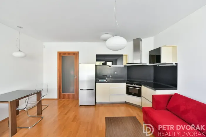 Pronájem bytu 1+kk, Praha - Žižkov, Jeseniova, 48 m2