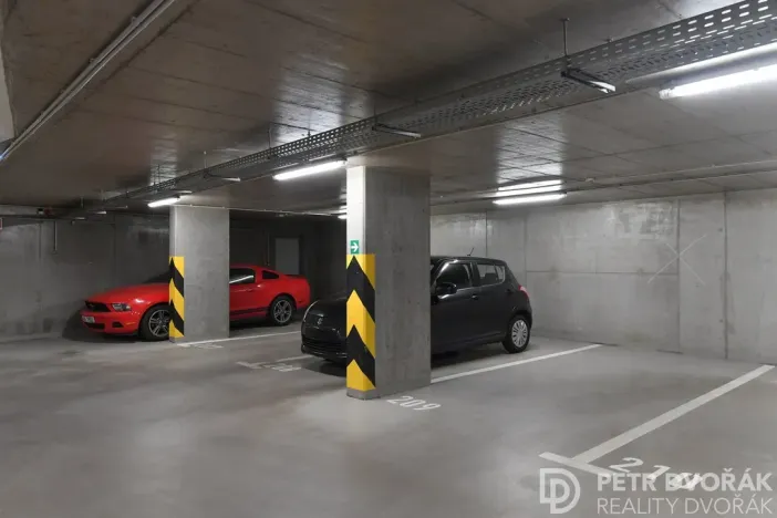 Pronájem bytu 1+kk, Praha - Žižkov, Jeseniova, 48 m2