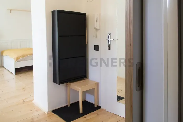 Pronájem bytu 1+kk, Praha, Myslbekova, 25 m2