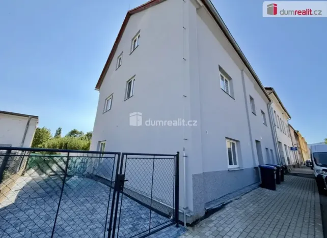 Pronájem bytu 1+kk, Chabařovice, V Aleji, 50 m2
