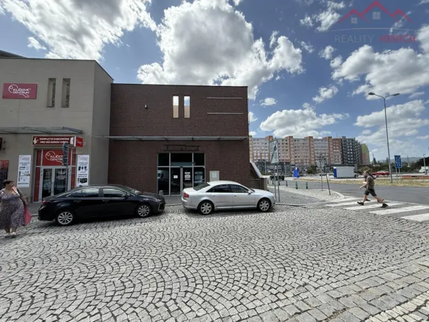 Pronájem obchodního prostoru, Chomutov, Žižkovo náměstí, 300 m2