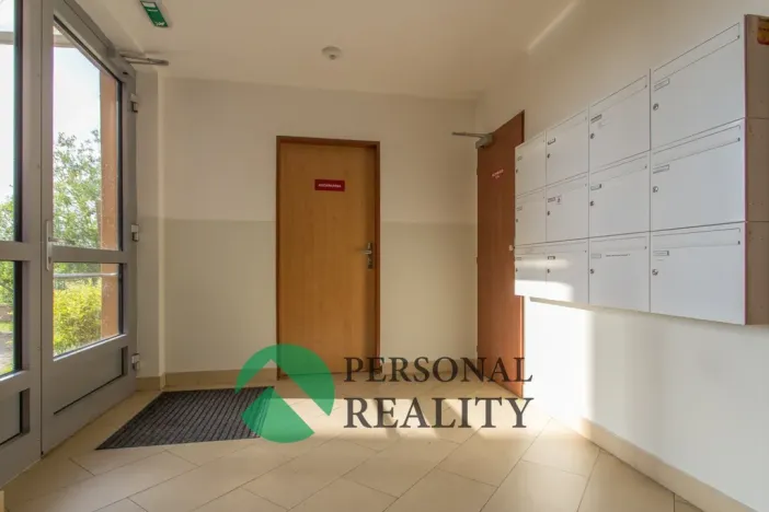Prodej bytu 1+kk, Praha - Stodůlky, Na Výrovně, 37 m2