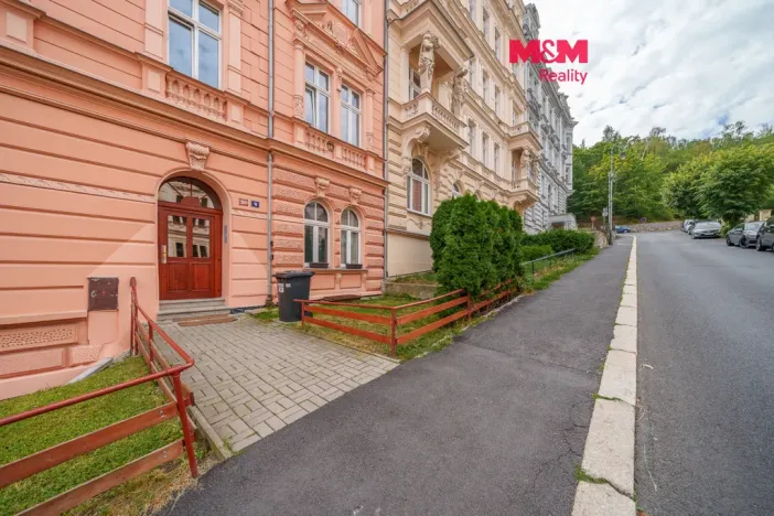 Prodej bytu 3+1, Karlovy Vary, Svahová, 97 m2
