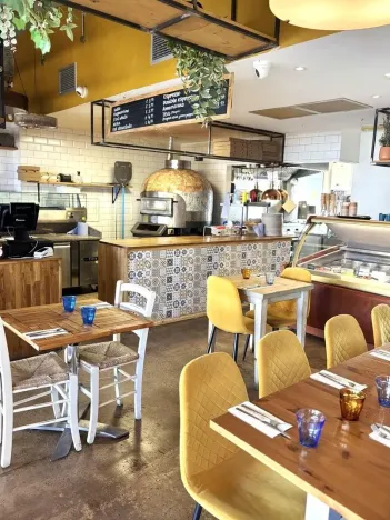 Pronájem restaurace, Praha - Čakovice, 115 m2