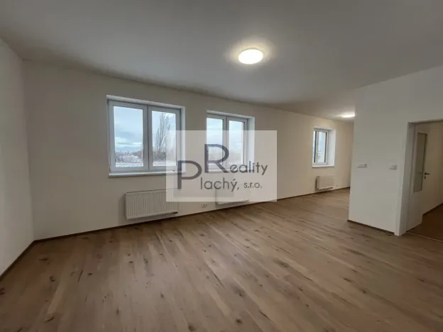 Prodej bytu 2+kk, Hevlín, 73 m2