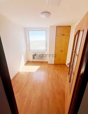 Pronájem bytu 3+1, Praha, Jednořadá, 90 m2