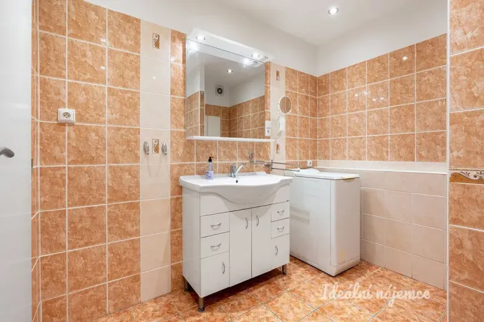 Pronájem bytu 4+kk, Praha - Prosek, Mimoňská, 67 m2