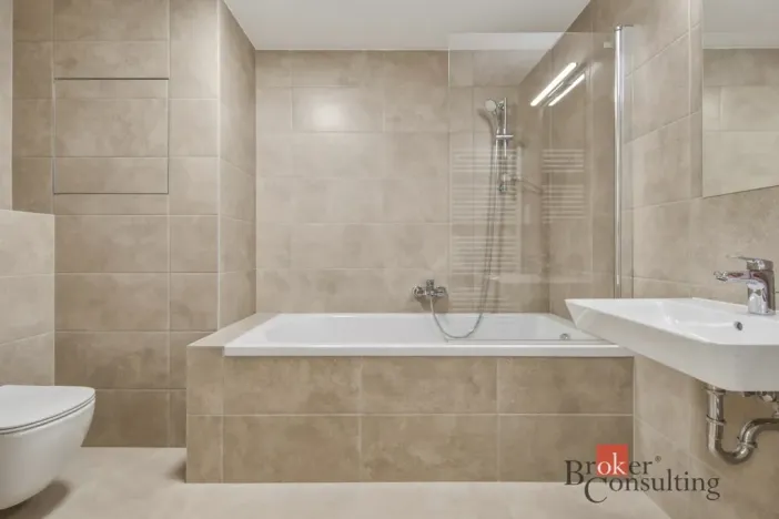 Pronájem bytu 2+kk, Pardubice - Ohrazenice, U Sportovní školy, 51 m2