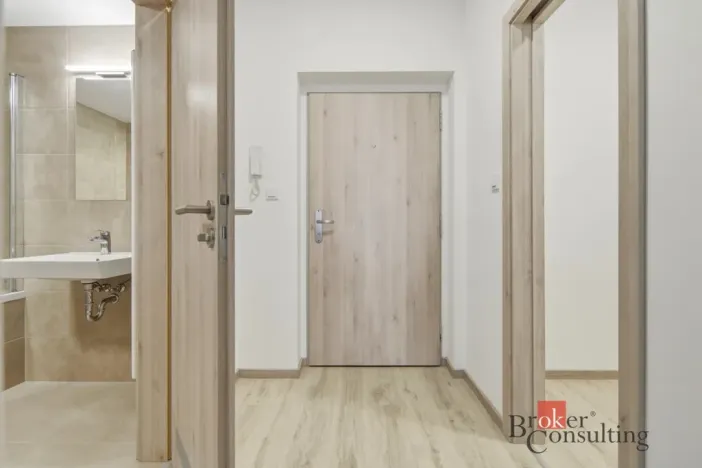 Pronájem bytu 2+kk, Pardubice - Ohrazenice, U Sportovní školy, 51 m2