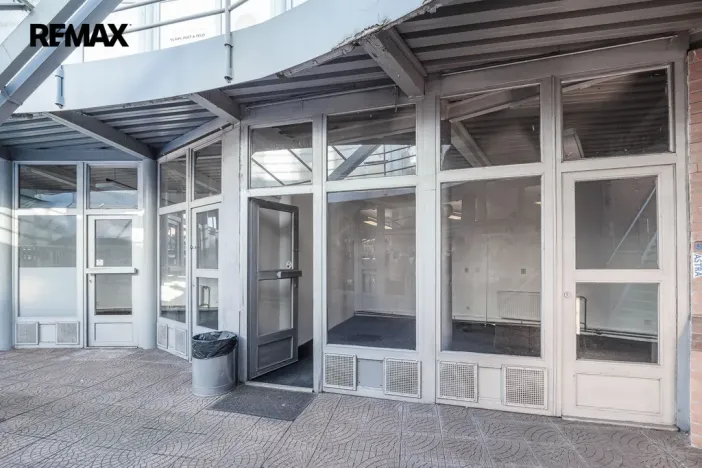 Pronájem obchodního prostoru, Zlín, třída Tomáše Bati, 53 m2