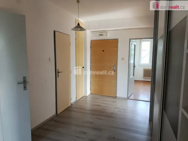 Pronájem bytu 4+1, Zbuzany, V Zahradě, 72 m2