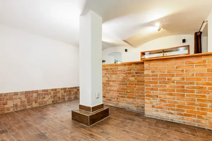Prodej obchodního prostoru, České Budějovice, 66 m2